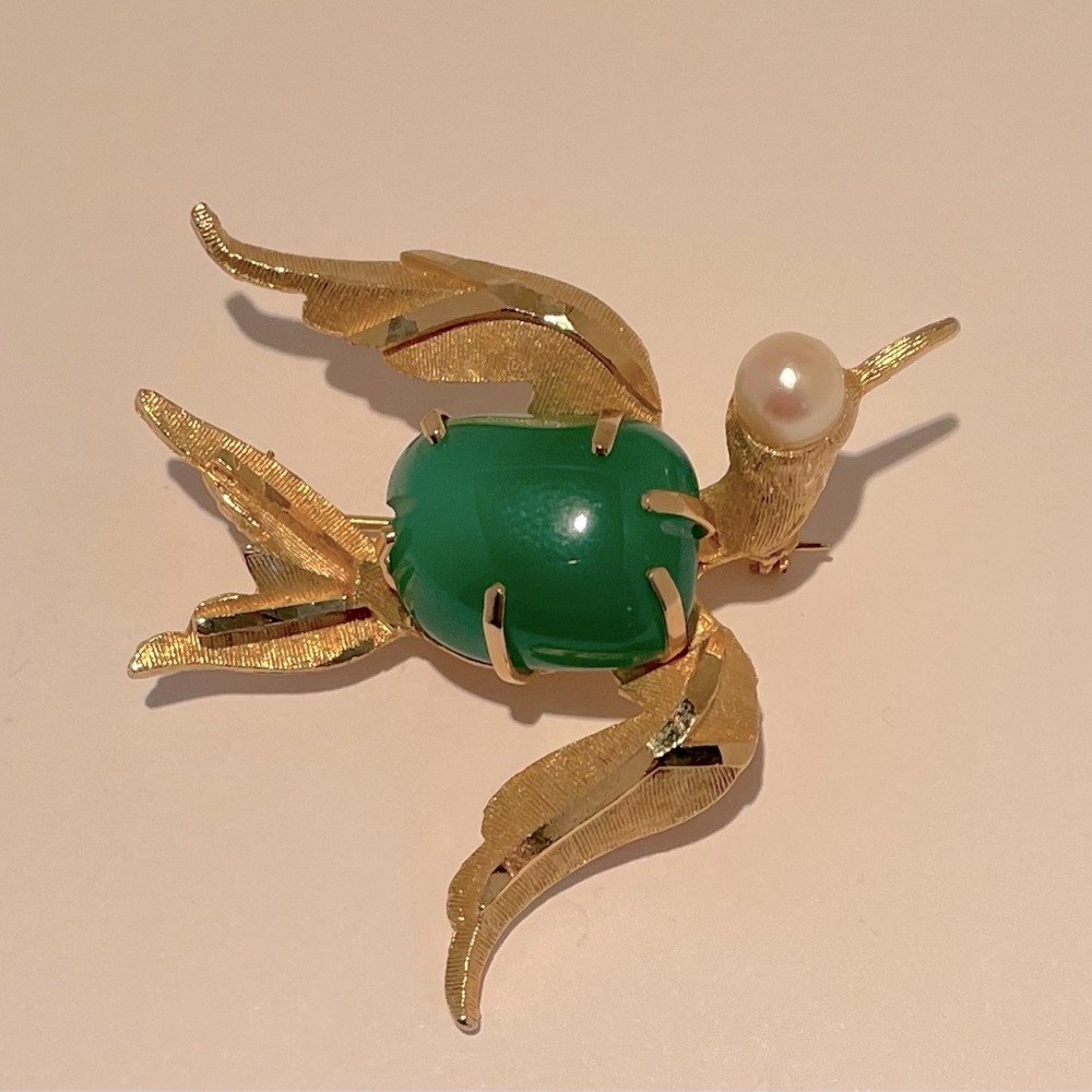 BSK  vintage jelly belly brooch